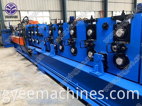 Automatic CZ purlin roll forming machine with universal cutter